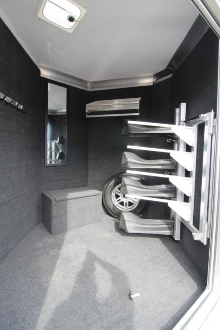 New PRICE REDUCED $4300! 2025 Featherlite 9400 4 Horse Trailer-Premier Tack-7'6" Tall-Easy Care Flooring-Lined & Insulated Dressing/Tack Room Ceiling-Stud Divider-Escape Door