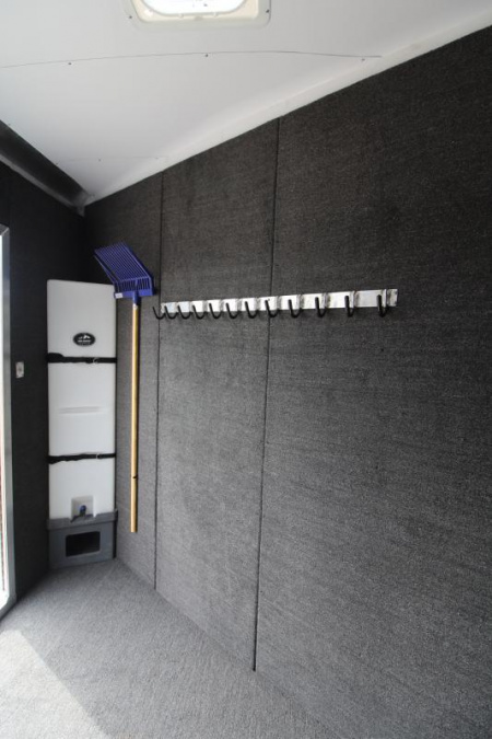 New PRICE REDUCED $4300! 2025 Featherlite 9400 4 Horse Trailer-Premier Tack-7'6" Tall-Easy Care Flooring-Lined & Insulated Dressing/Tack Room Ceiling-Stud Divider-Escape Door