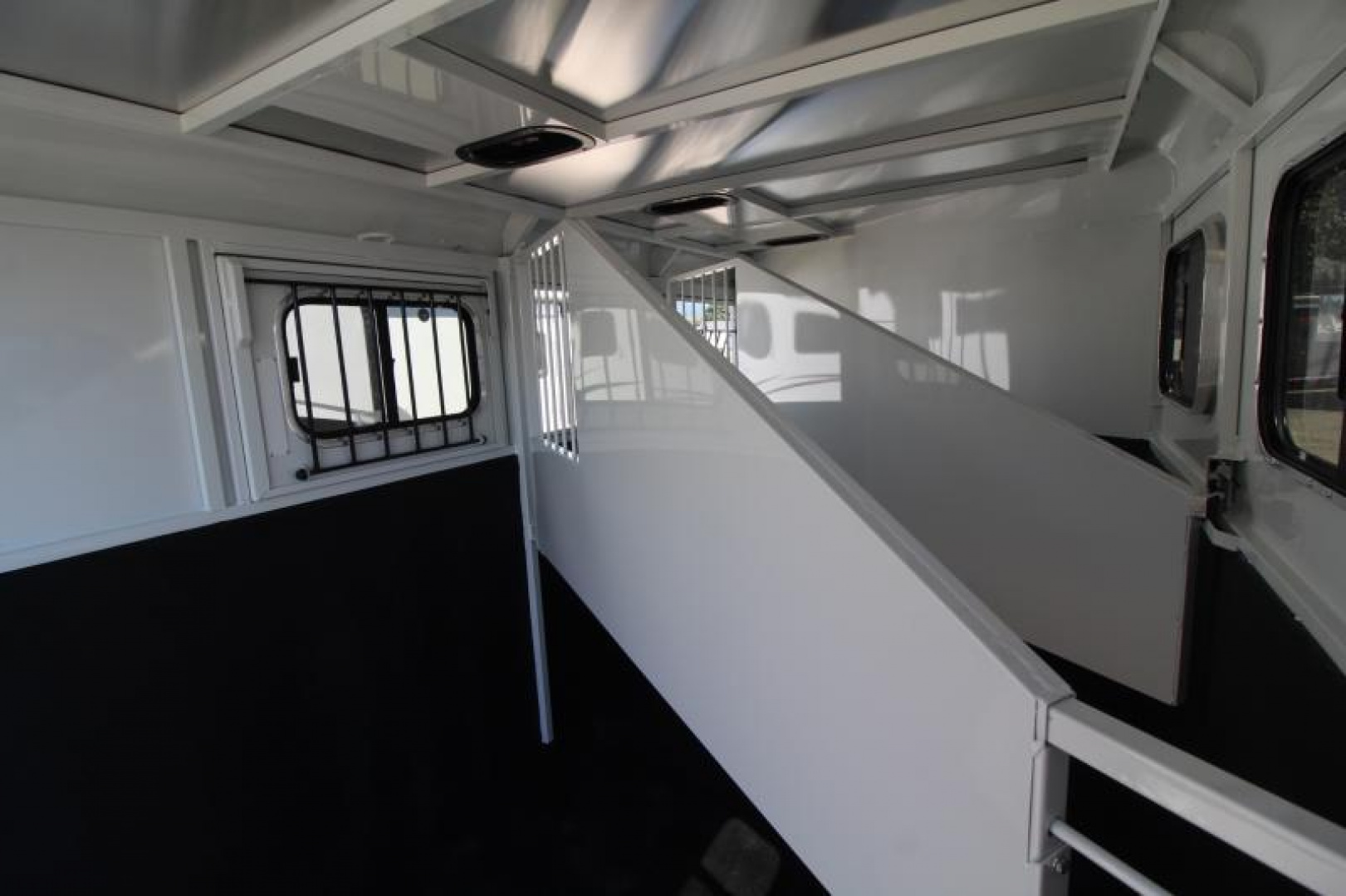 New Price Drop $400-2025 Trails West Adventure MX II 3 Horse Trailer-Swing Out Saddle Rack-6'9" Wide- 7' Tall