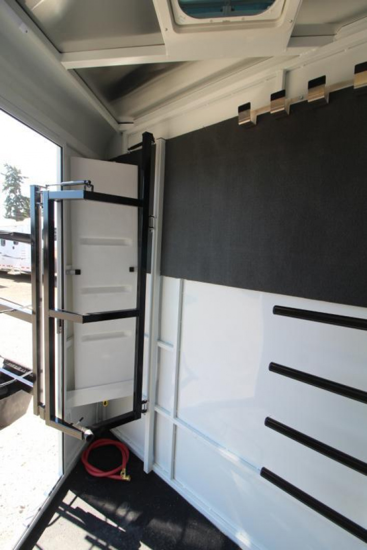 New Price Drop $400-2025 Trails West Adventure MX II 3 Horse Trailer-Swing Out Saddle Rack-6'9" Wide- 7' Tall