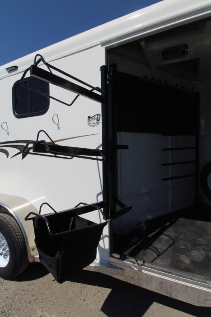New Price Drop $400-2025 Trails West Adventure MX II 3 Horse Trailer-Swing Out Saddle Rack-6'9" Wide- 7' Tall
