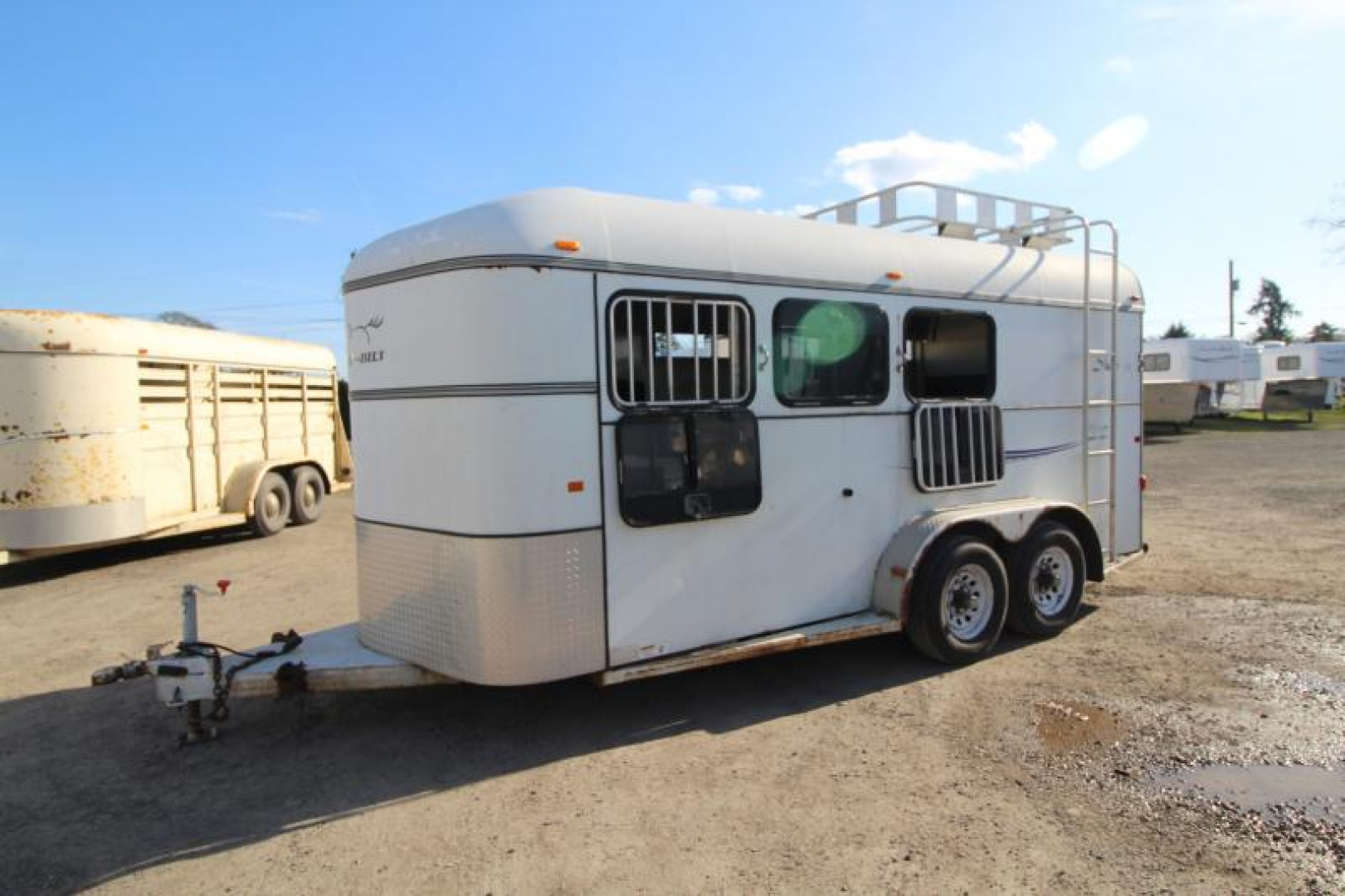 Used 2005 Thuro-Bilt Shilo 3 Horse Trailer w/ Hayrack