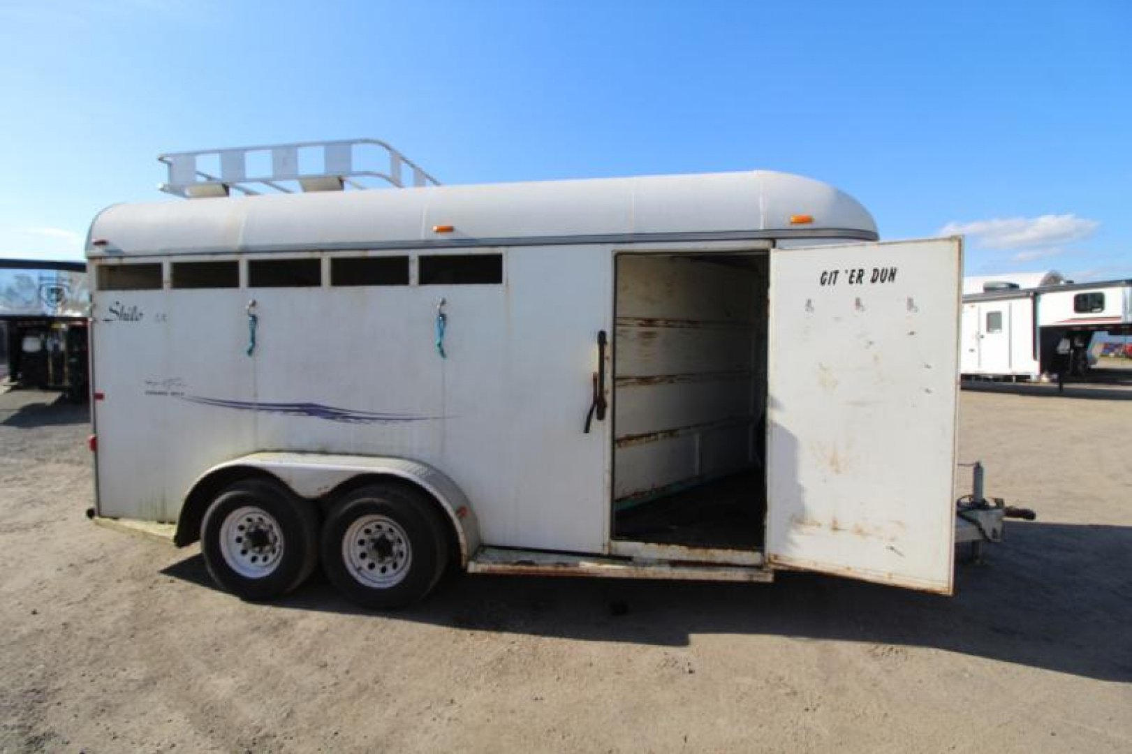Used 2005 Thuro-Bilt Shilo 3 Horse Trailer w/ Hayrack