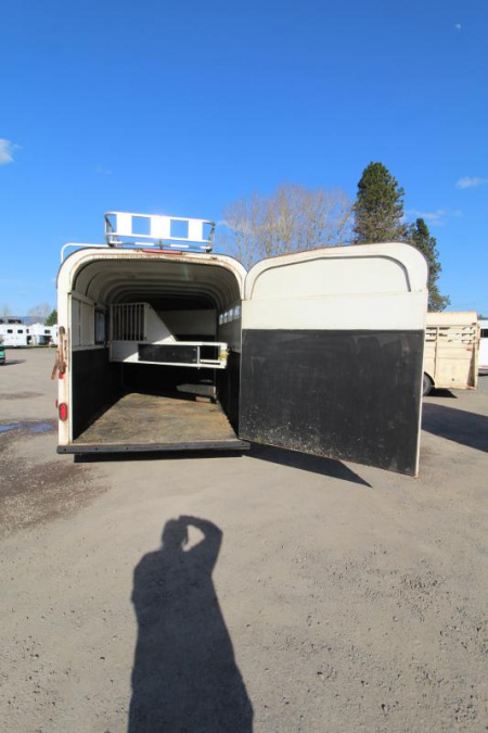 Used 2005 Thuro-Bilt Shilo 3 Horse Trailer w/ Hayrack