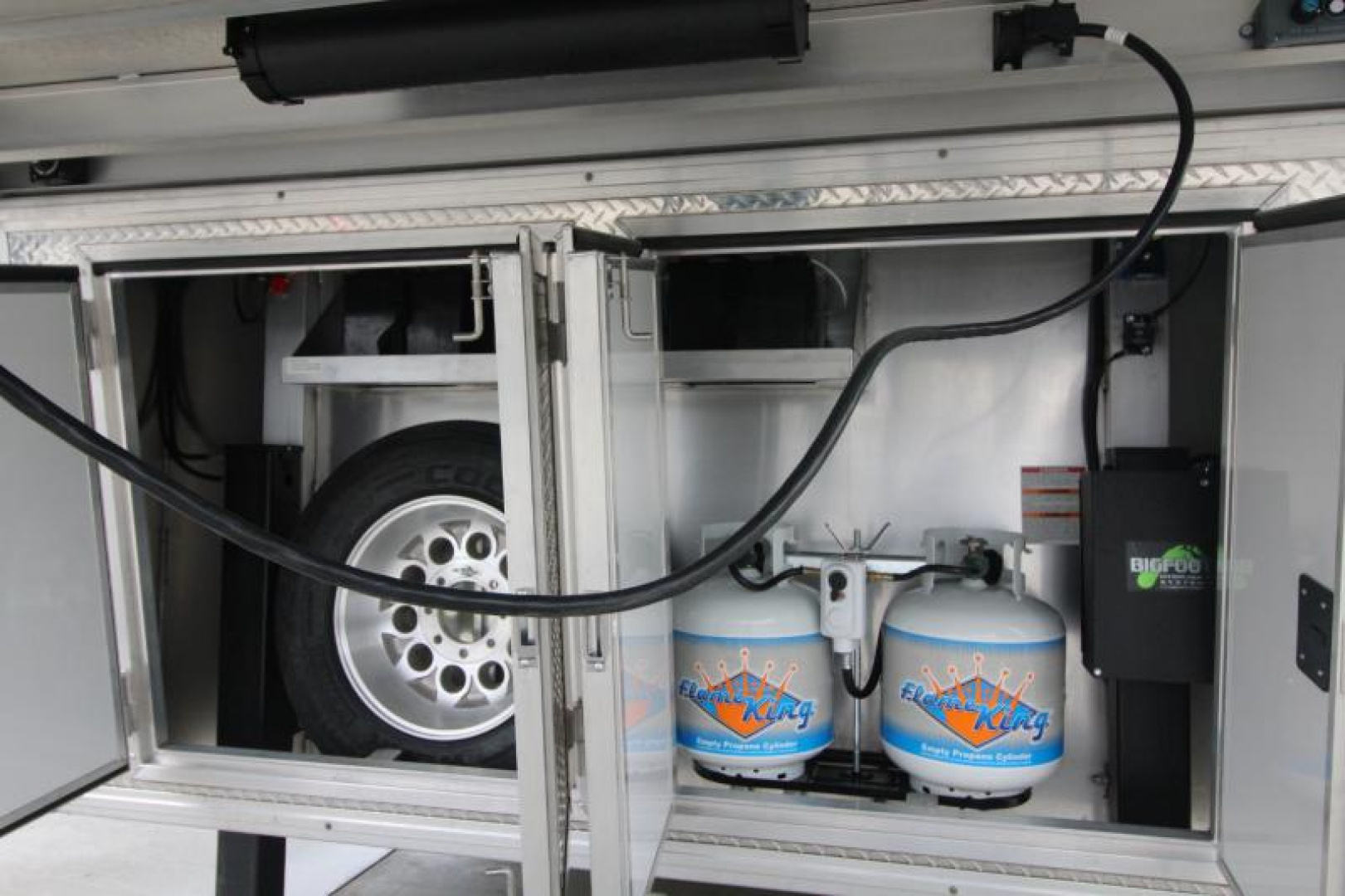 New PRICE REDUCED $10,000! 2025 SMC Laramie 8413SSR - Fully Loaded!!! Keyless Entry-Solar Panel-Hay pod W/Platform & Much More!!