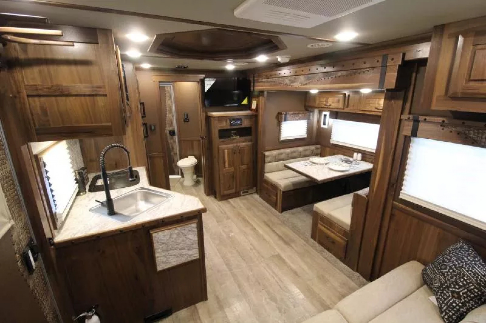 New PRICE REDUCED $10,000! 2025 SMC Laramie 8413SSR - Fully Loaded!!! Keyless Entry-Solar Panel-Hay pod W/Platform & Much More!!