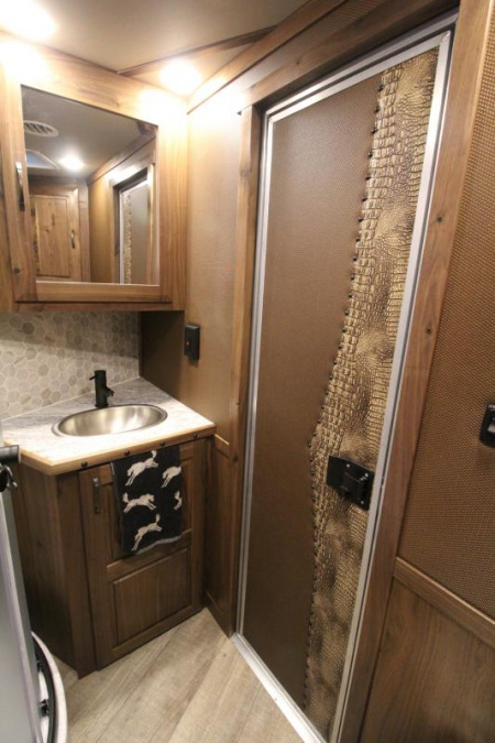 New PRICE REDUCED $10,000! 2025 SMC Laramie 8413SSR - Fully Loaded!!! Keyless Entry-Solar Panel-Hay pod W/Platform & Much More!!