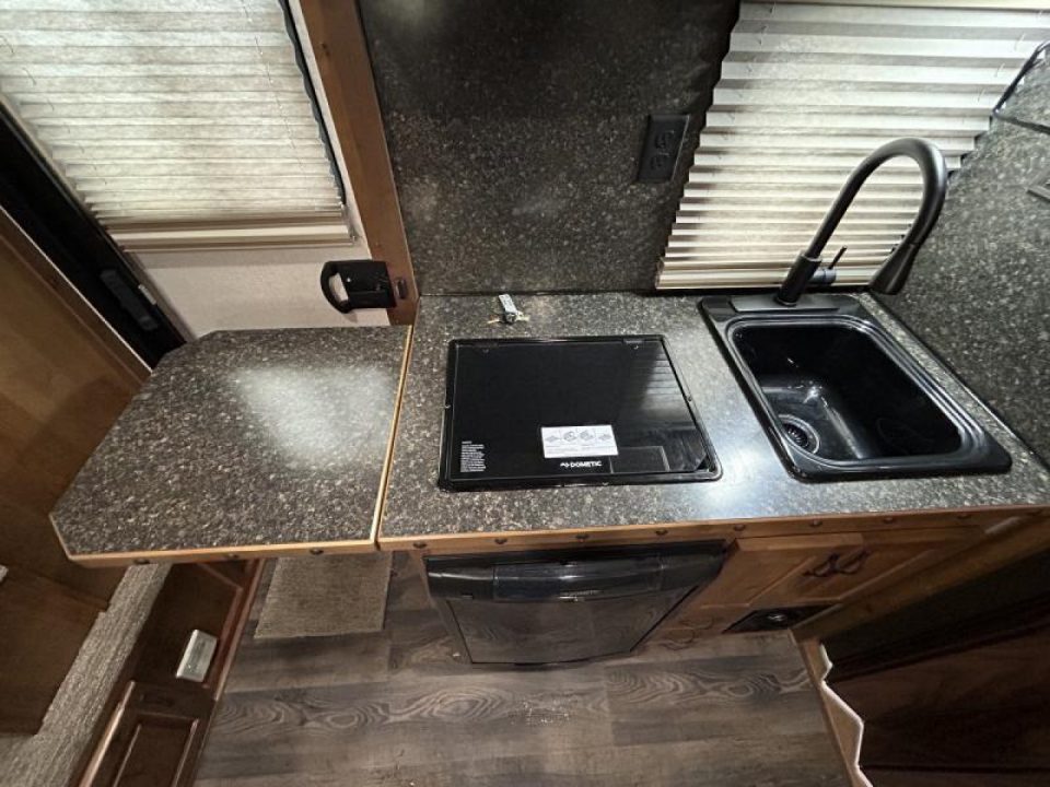 New ON ORDER!!! 2025 Trails West CLASSIC 10X10 2 Horse Trailer