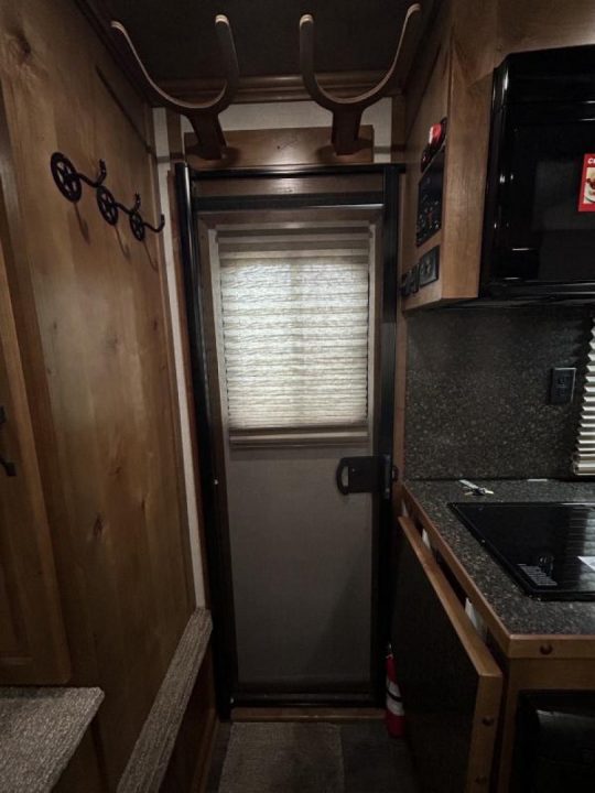 New ON ORDER!!! 2025 Trails West CLASSIC 10X10 2 Horse Trailer