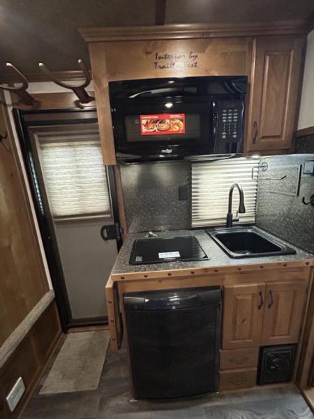 New ON ORDER!!! 2025 Trails West CLASSIC 10X10 2 Horse Trailer