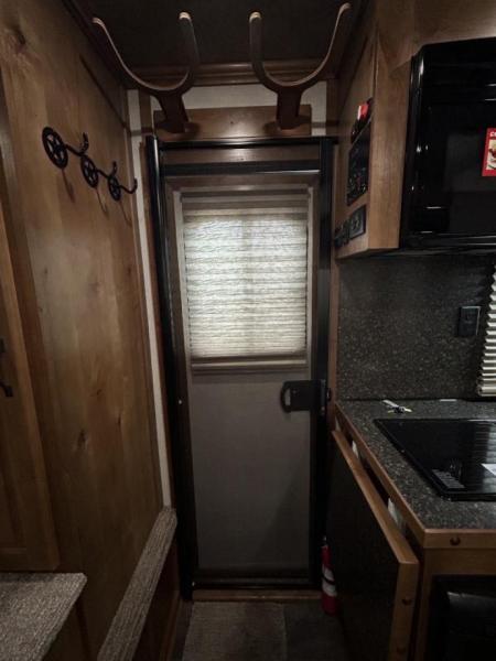 New ON ORDER!!! 2025 Trails West CLASSIC 10X10 2 Horse Trailer