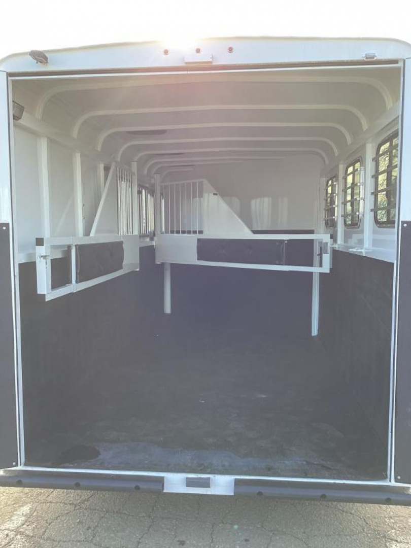 New 2025 Thuro-Bilt Renegade 3 Horse Trailer-7' Tall- Extra Divider Catch- 1' Added Length-Swing Out Saddle Rack