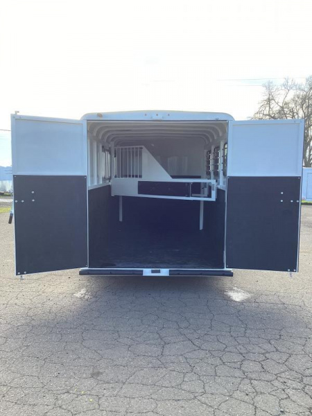 New 2025 Thuro-Bilt Renegade 3 Horse Trailer-7' Tall- Extra Divider Catch- 1' Added Length-Swing Out Saddle Rack