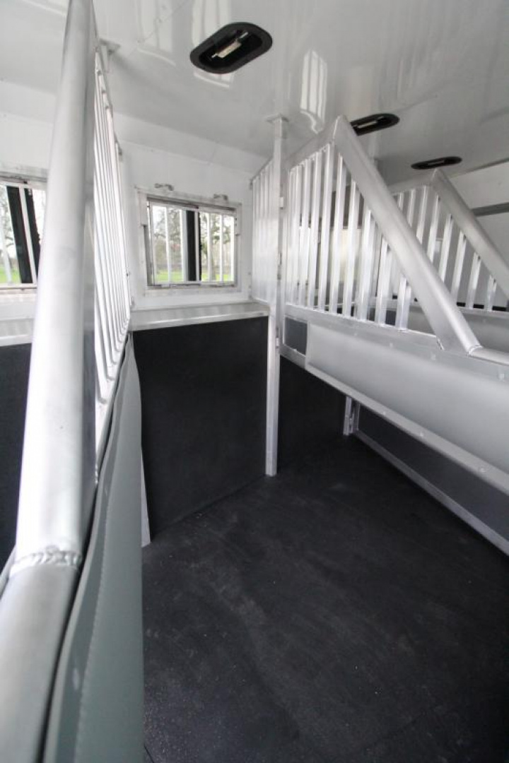 New REDUCED $8800! 2025 SMC Patriot 8415SRK 4 Horse W/Slide-Gorgeous real wood interior- Sofa & Dinette-Lots of Features!