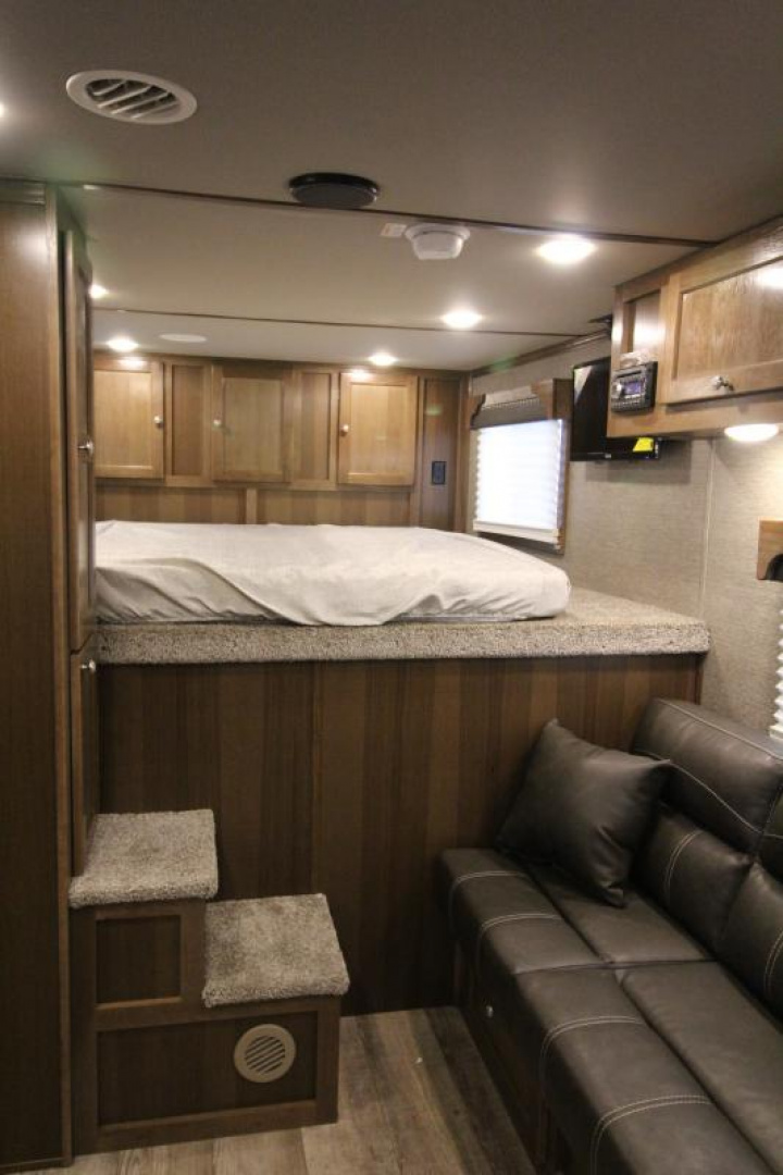 New REDUCED $8800! 2025 SMC Patriot 8415SRK 4 Horse W/Slide-Gorgeous real wood interior- Sofa & Dinette-Lots of Features!