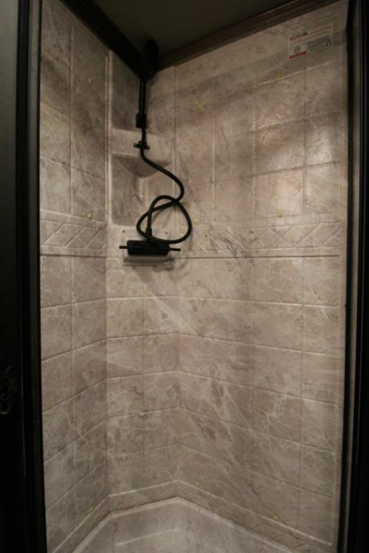 New REDUCED $8800! 2025 SMC Patriot 8415SRK 4 Horse W/Slide-Gorgeous real wood interior- Sofa & Dinette-Lots of Features!