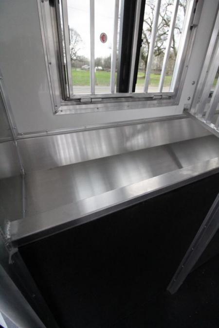 New REDUCED $8800! 2025 SMC Patriot 8415SRK 4 Horse W/Slide-Gorgeous real wood interior- Sofa & Dinette-Lots of Features!