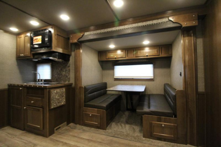 New REDUCED $8800! 2025 SMC Patriot 8415SRK 4 Horse W/Slide-Gorgeous real wood interior- Sofa & Dinette-Lots of Features!