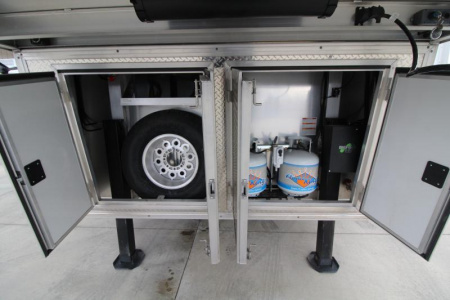 New REDUCED $8800! 2025 SMC Patriot 8415SRK 4 Horse W/Slide-Gorgeous real wood interior- Sofa & Dinette-Lots of Features!