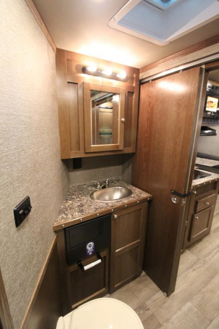 New REDUCED $8800! 2025 SMC Patriot 8415SRK 4 Horse W/Slide-Gorgeous real wood interior- Sofa & Dinette-Lots of Features!