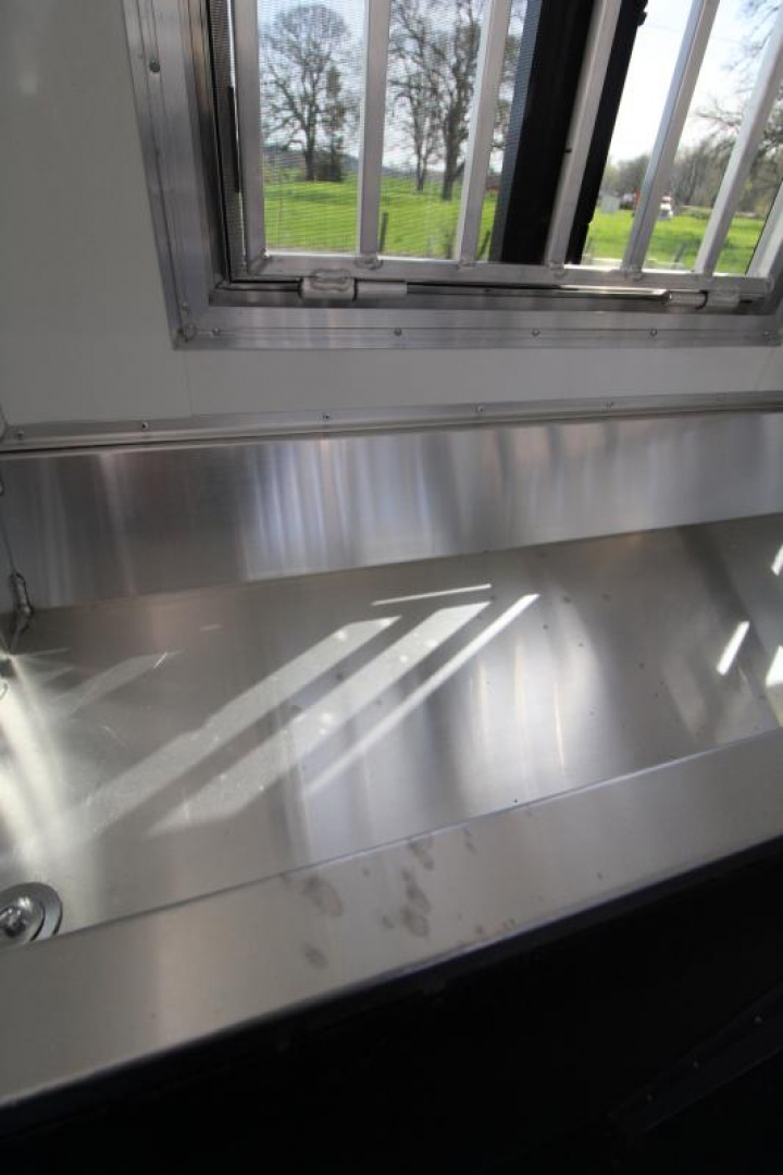 New Price Reduced $5000! 2025 SMC Horse Trailers Patriot 8310 3 Horse-All Aluminum-Real wood interior- Loaded w/ features!