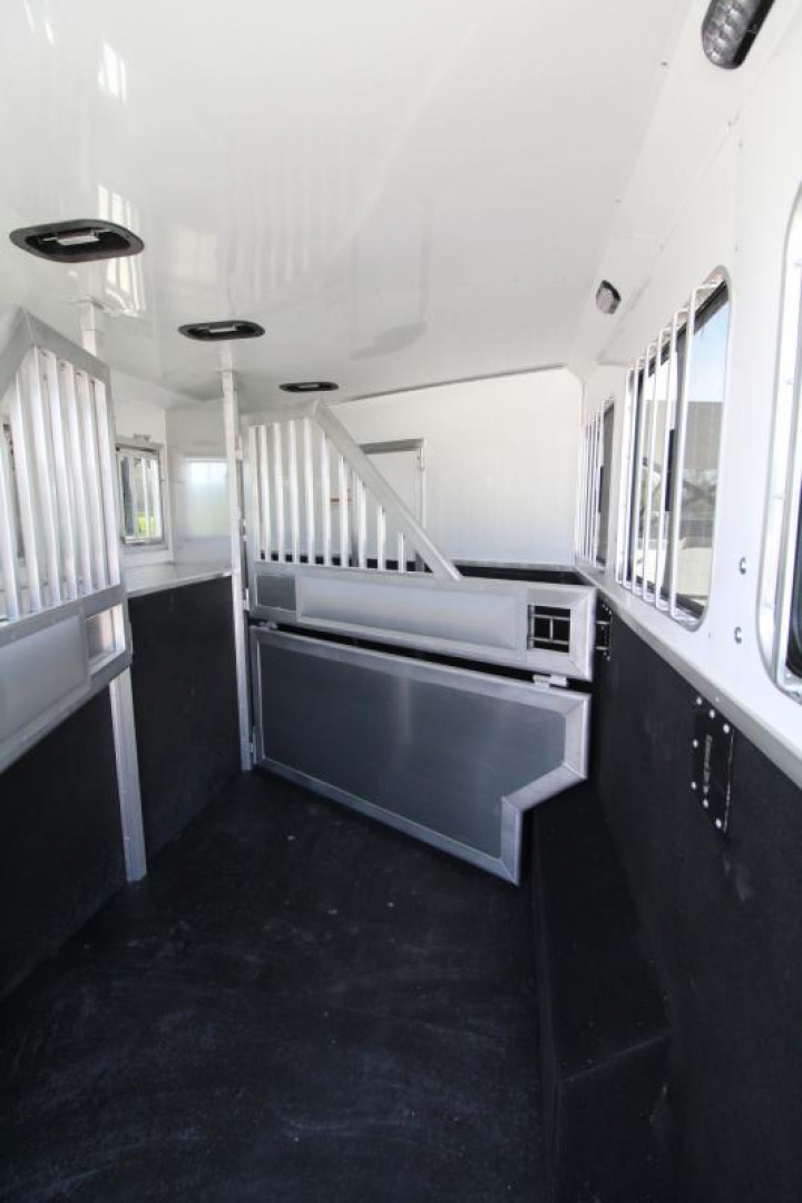 New Price Reduced $5000! 2025 SMC Horse Trailers Patriot 8310 3 Horse-All Aluminum-Real wood interior- Loaded w/ features!