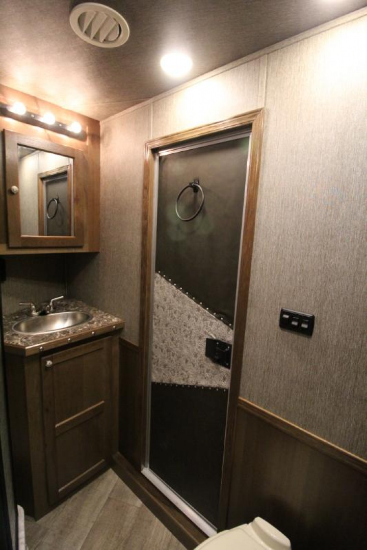 New Price Reduced $5000! 2025 SMC Horse Trailers Patriot 8310 3 Horse-All Aluminum-Real wood interior- Loaded w/ features!