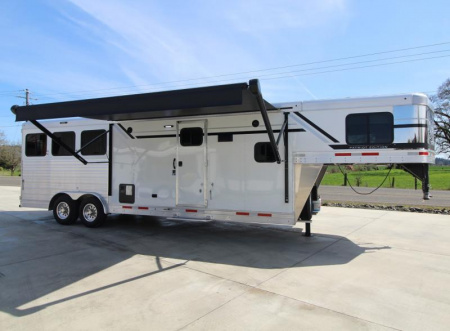 New Price Reduced $5000! 2025 SMC Horse Trailers Patriot 8310 3 Horse-All Aluminum-Real wood interior- Loaded w/ features!
