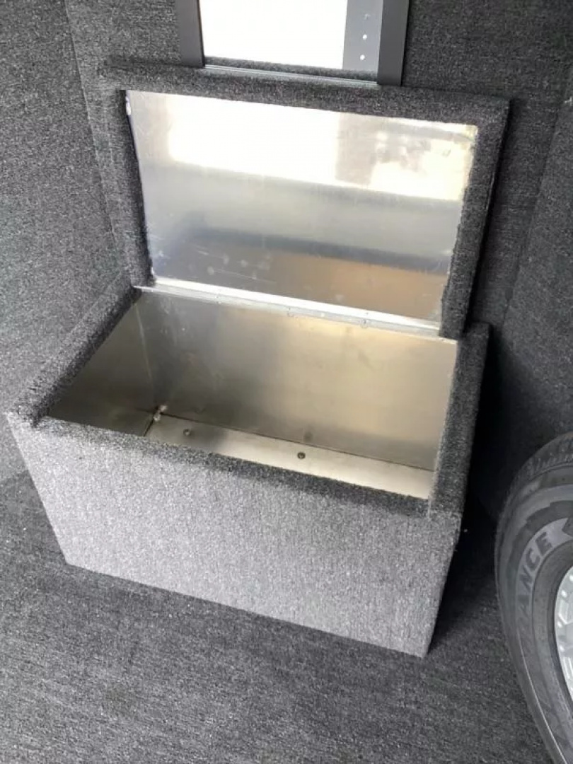 New 2025 Featherlite 9400 4 Horse -Premier Tack-7'6" Tall-Easy Care Flooring-Lined & Insulated Dressing/Tack Room Ceiling-Stud Divider-Escape Door