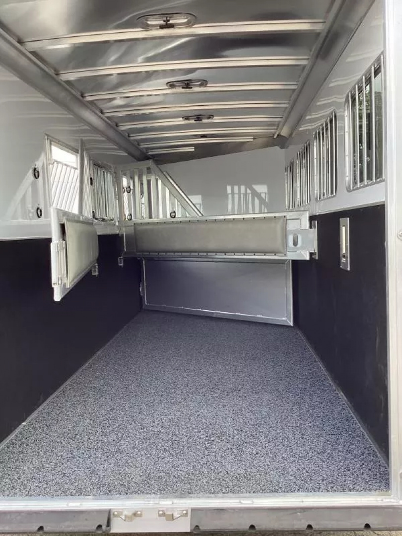 New 2025 Featherlite 9400 4 Horse -Premier Tack-7'6" Tall-Easy Care Flooring-Lined & Insulated Dressing/Tack Room Ceiling-Stud Divider-Escape Door