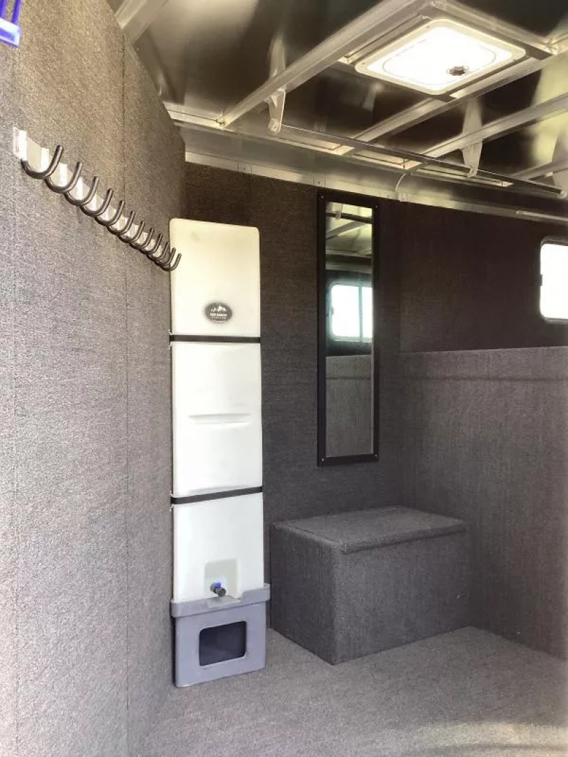 New Price Reduced $500!2025 Featherlite 9600 3 Horse-Premier Tack-7' Tall-50" Slant Wall Dressing Room-Water Tank