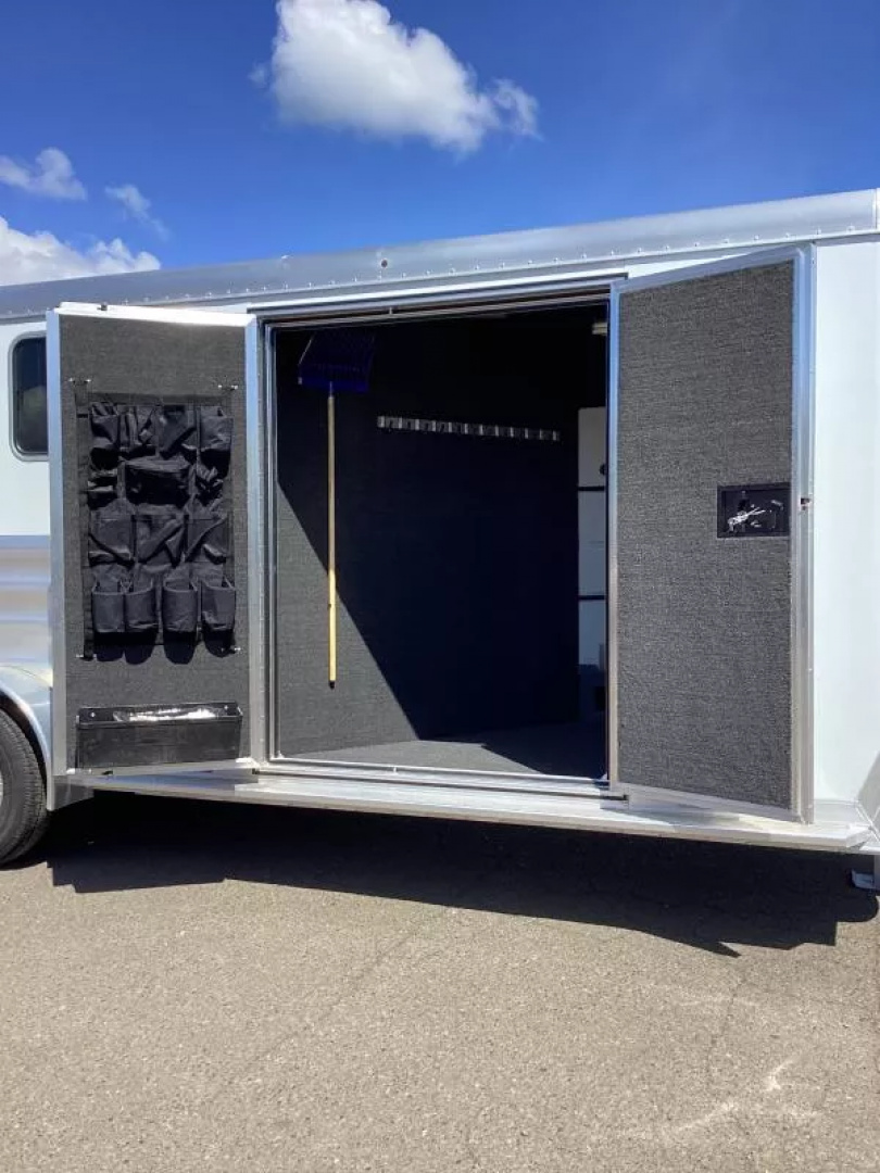 New Price Reduced $500!2025 Featherlite 9600 3 Horse-Premier Tack-7' Tall-50" Slant Wall Dressing Room-Water Tank