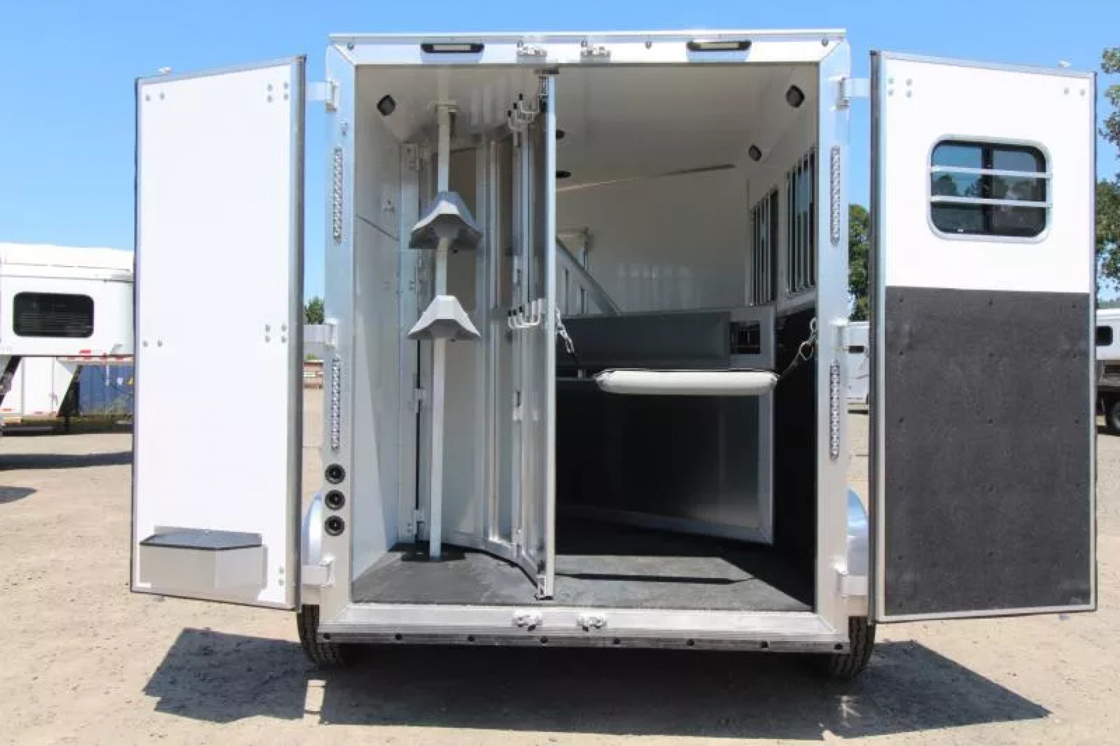 New 2026 SMC Patriot P29SRK - 9FT SW w/ Slide LQ. All Alum. All Real Wood Interior. 2 Horse Trailer