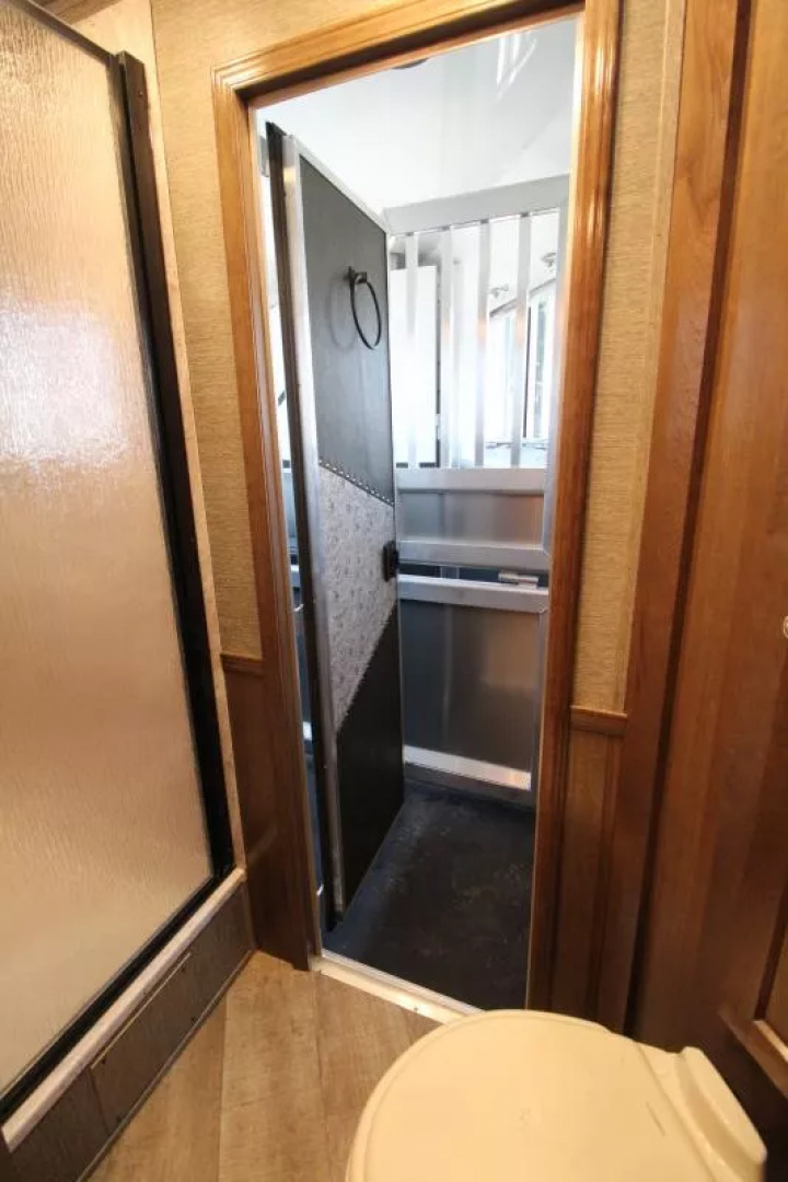 New 2026 SMC Patriot P29SRK - 9FT SW w/ Slide LQ. All Alum. All Real Wood Interior. 2 Horse Trailer