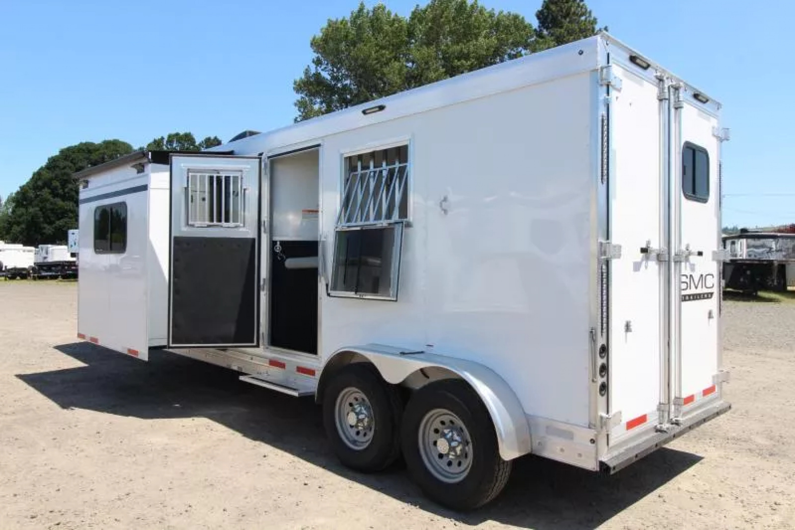 New 2026 SMC Patriot P29SRK - 9FT SW w/ Slide LQ. All Alum. All Real Wood Interior. 2 Horse Trailer