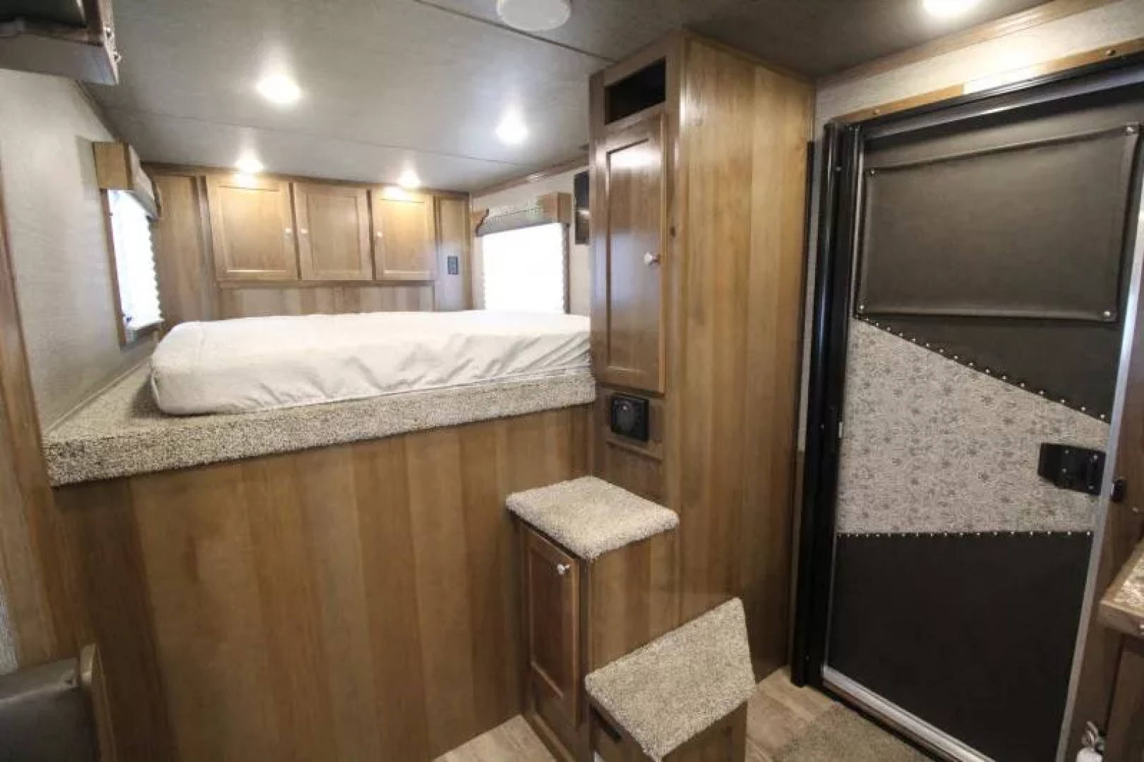 New 2026 SMC Patriot P29SRK - 9FT SW w/ Slide LQ. All Alum. All Real Wood Interior. 2 Horse Trailer