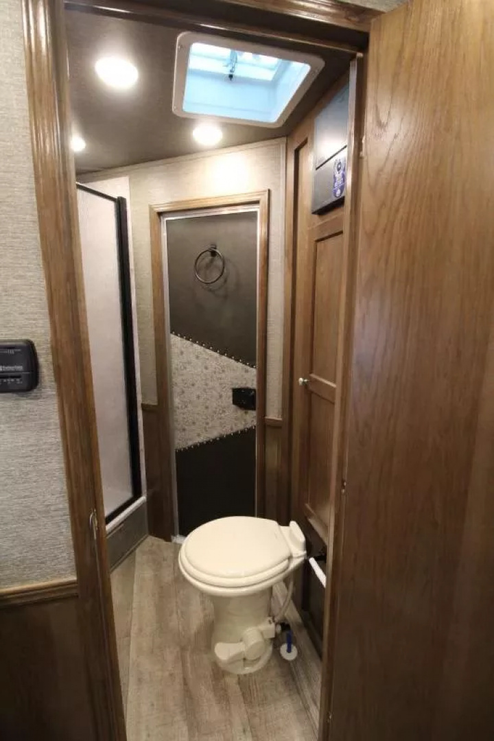 New 2026 SMC Patriot P29SRK - 9FT SW w/ Slide LQ. All Alum. All Real Wood Interior. 2 Horse Trailer