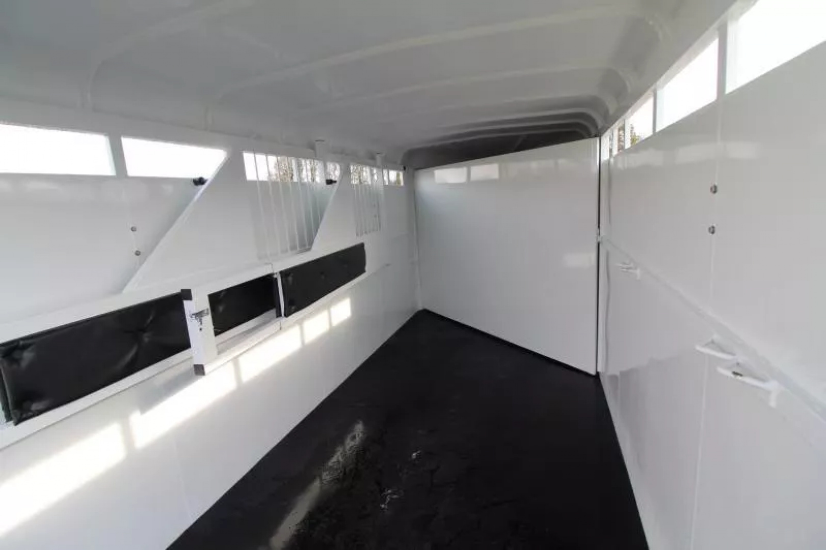 New 2026 Thuro-Bilt Wrangler 3 Horse Trailer-Telescoping Padded Dividers-Swing-Out Saddle Tree- Spare Tire- Extra Divider Catch