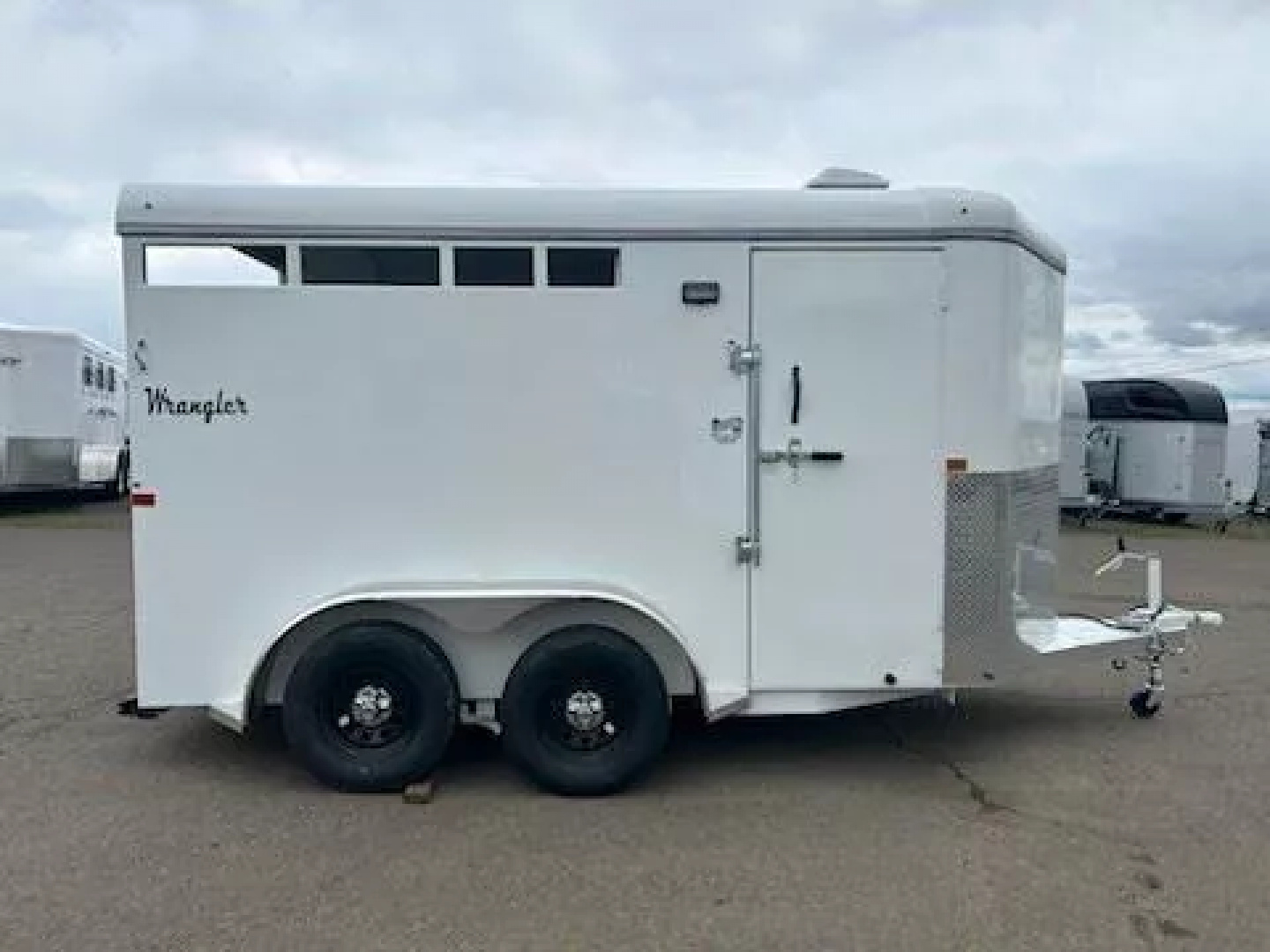 New 2026 Thuro-Bilt Wrangler 2 Horse Trailer-Telescoping Padded Dividers-Swing-Out Saddle Tree- Spare Tire- Extra Divider Catch