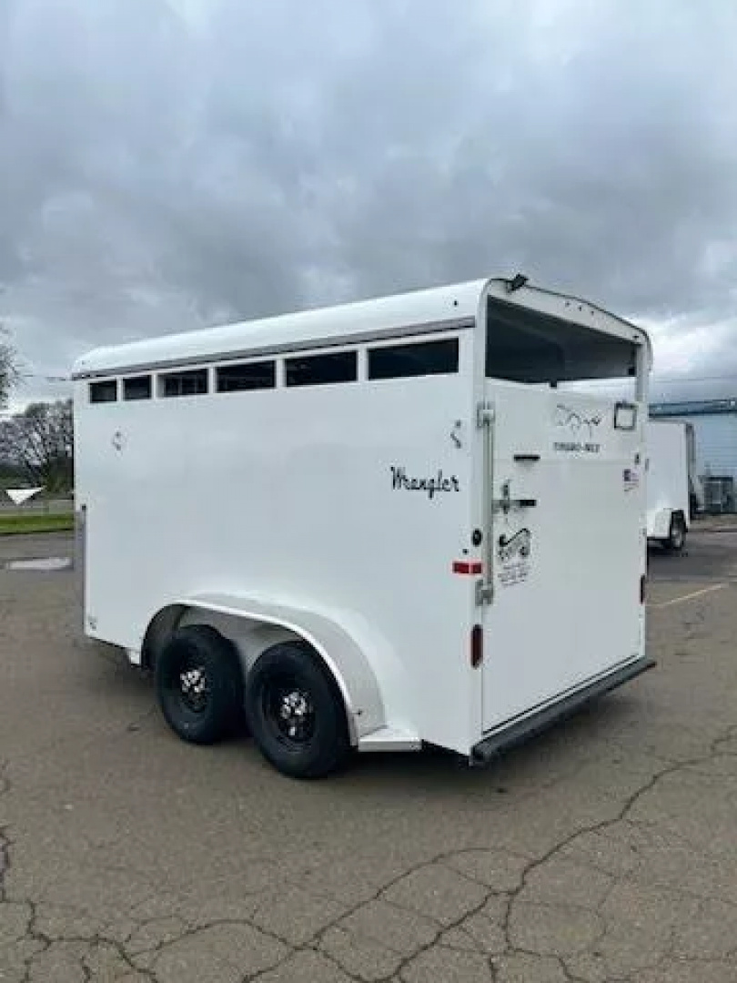 New 2026 Thuro-Bilt Wrangler 2 Horse Trailer-Telescoping Padded Dividers-Swing-Out Saddle Tree- Spare Tire- Extra Divider Catch