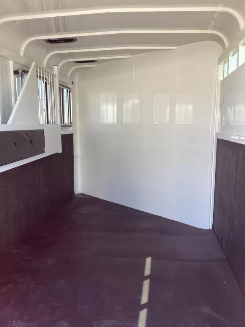 New 2026 Thuro-Bilt Shilo 2 Horse Trailer-7'0" Tall- Extra Divider Catch- 1' Added Length-Rear Flood Light w/Toggle Switch