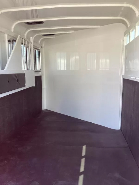 New 2026 Thuro-Bilt Shilo 2 Horse Trailer-7'0" Tall- Extra Divider Catch- 1' Added Length-Rear Flood Light w/Toggle Switch