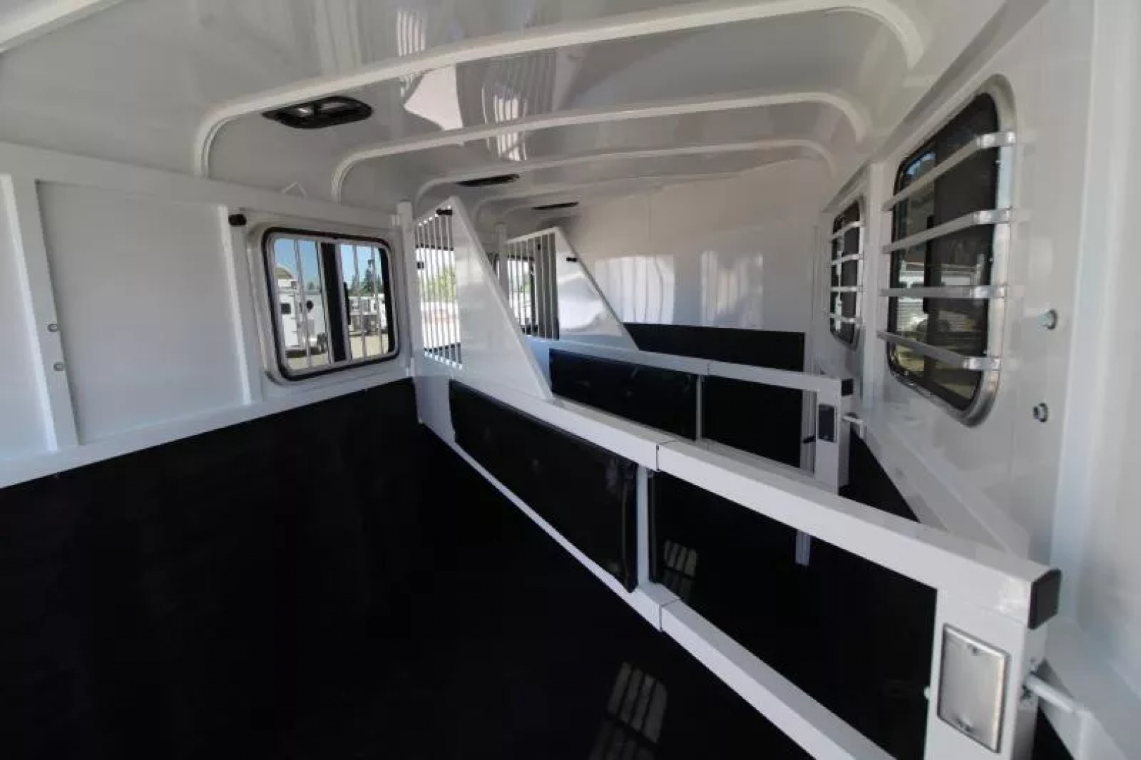 New 2026 Thuro-Bilt Renegade 3 Horse-Spare Tire- 2' added length- Extra Divider Catch