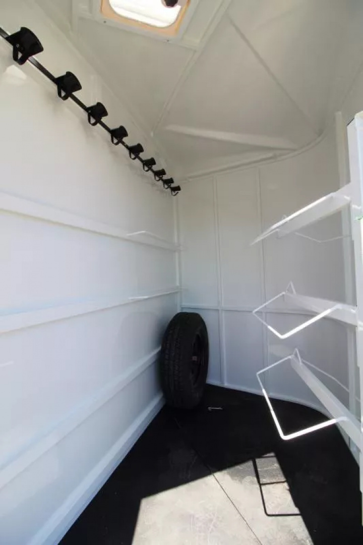 New 2026 Thuro-Bilt Renegade 3 Horse-Spare Tire- 2' added length- Extra Divider Catch