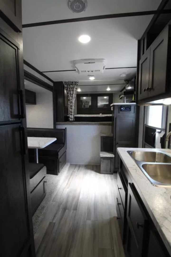 Used 2023 Bison Silverado 7311 - 11' SW Living Quarters - Lined & insulated Horse Area - Hi-Ties - Ramp - 3 Horse Trailer