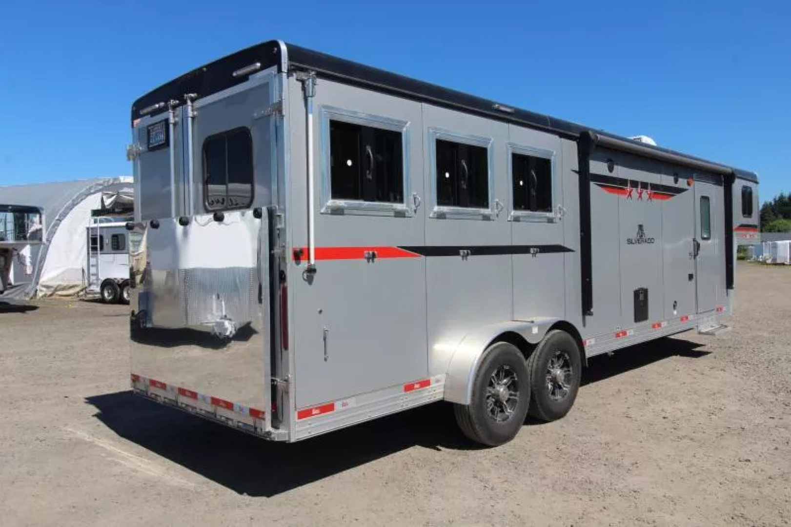 Used 2023 Bison Silverado 7311 - 11' SW Living Quarters - Lined & insulated Horse Area - Hi-Ties - Ramp - 3 Horse Trailer