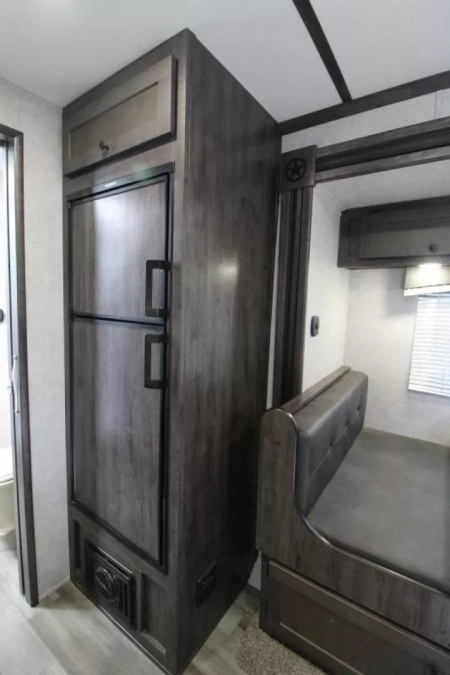 Used 2023 Bison Silverado 7311 - 11' SW Living Quarters - Lined & insulated Horse Area - Hi-Ties - Ramp - 3 Horse Trailer