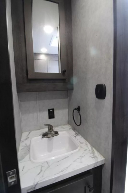 Used 2023 Bison Silverado 7311 - 11' SW Living Quarters - Lined & insulated Horse Area - Hi-Ties - Ramp - 3 Horse Trailer