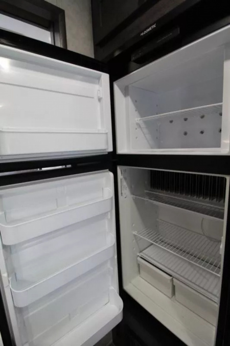 Used 2023 Bison Silverado 7311 - 11' SW Living Quarters - Lined & insulated Horse Area - Hi-Ties - Ramp - 3 Horse Trailer