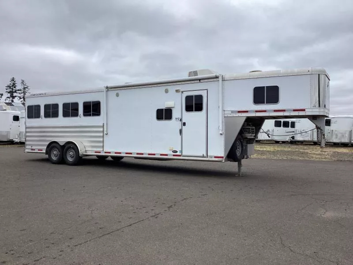 Used PRICE REDUCED! 2016 Featherlite 4 Horse LQ Trailer 7409 -9ft Short Wall -Escape Door -Ramp -Electric Jack -New Tires
